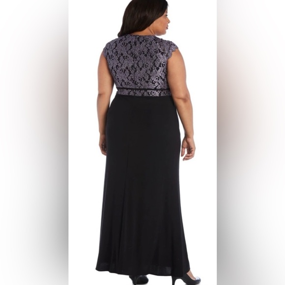 Plus Dress 🖤 - Picture 4 of 7